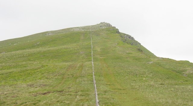 A real photograph of Cadair Berwyn New Top, the high ground in the Berwyn range above Llandrillo and Llandderfel where the nurse Pat Evans and her daughters reported a large glowing object on the night of 23 January 1974. This is a present-day landscape photograph of the actual location, not a depiction of the reported object.