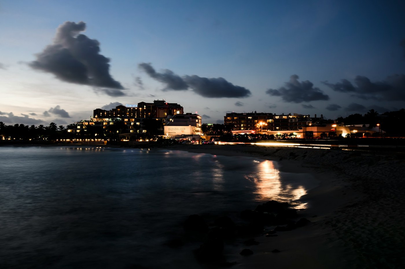 Sandra Bullock's Saint Martin Sighting: Five Lights That Gathered and Left