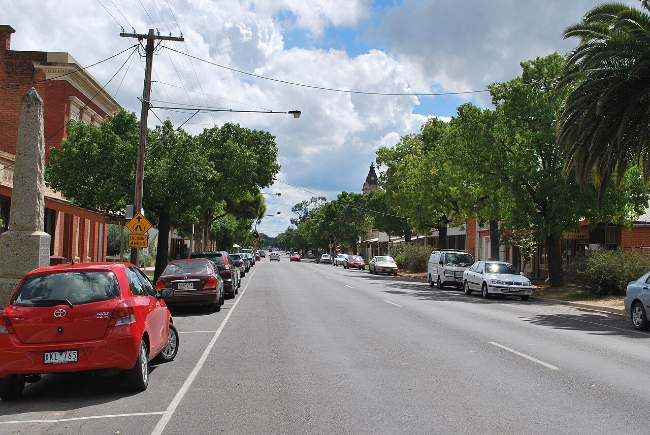 The main street of Dunolly, the country town nearest the Burkes Flat road in central Victoria where a motorist headlights were found bent after the 1966 encounter. No photograph of the object exists.