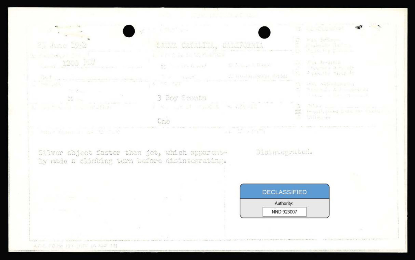 Air Intelligence Information Report on AF Form 112 from the 807th Air Base Group, March Air Force Base, covering the 25 June 1952 sighting by three Boy Scouts at Camp Fox on Santa Catalina Island (public domain).