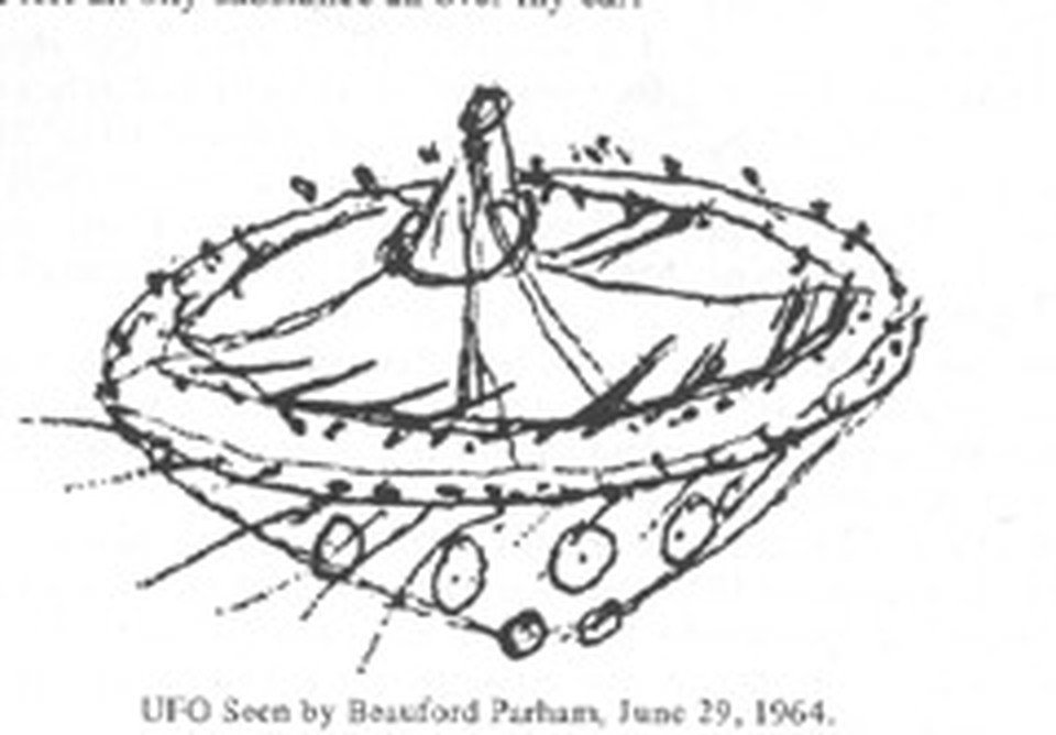 NICAP investigative illustration of the amber, top-shaped object reported by Beauford E. Parham near Lavonia, Georgia, on the night of 29 June 1964, showing the mast-like projection, dark band, and bottom portholes. This is a period archival drawing based on the witness description, not a photograph.