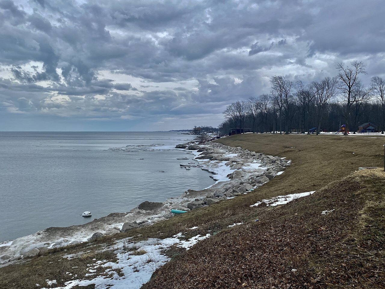 The Lake Erie shoreline near Madison, Ohio, the rural lakeside area where the 1957 Kuhn encounter was reported. No photograph of the object exists, so this is a locator of the setting.