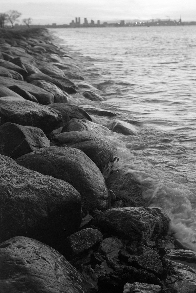 The Pirita shoreline looking across Tallinn Bay toward the city. Merivalja, where the object was struck, is the adjacent coastal subdistrict. This is a context photograph of the district and shows nothing related to the case; no imagery of the object itself is known to exist in the public record.