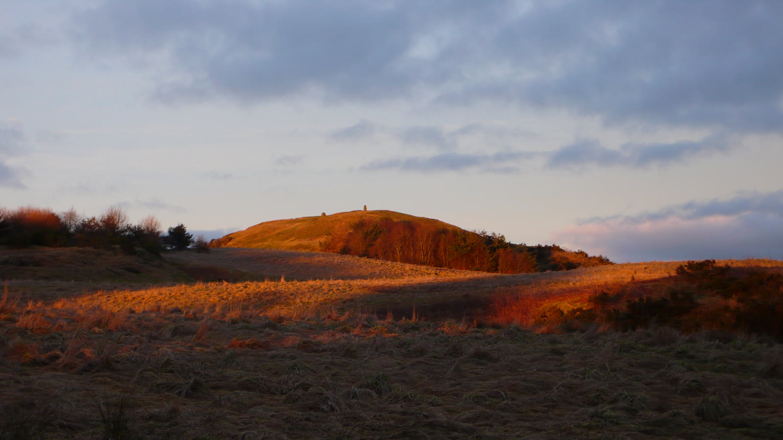 Dechmont Law, the hill above Livingston where Robert Taylor met the domed object on the morning of 9 November 1979.