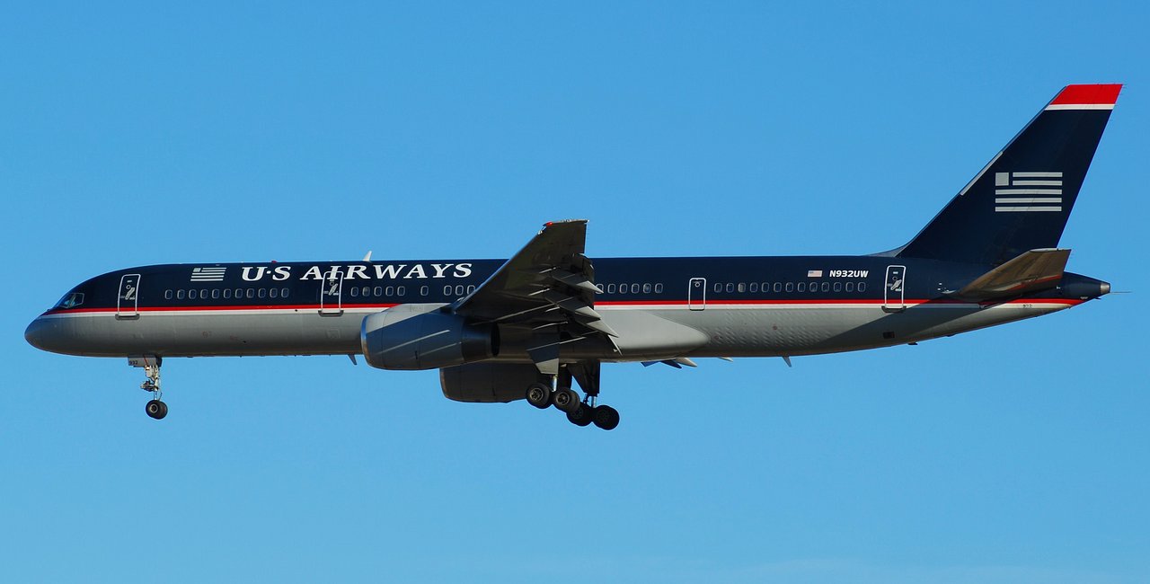 No image of the 2003 sighting exists. This is a US Airways Boeing 757 in the chrome wordmark livery the airline flew in 2003, shown for context.