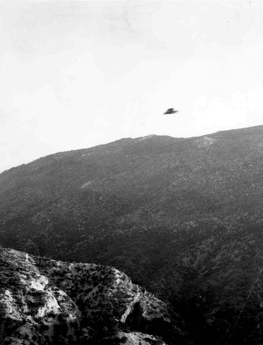 A genuine United States Air Force UFO sighting report form (a 1951 Riverside, California report from the Project Blue Book files) shown here as a representative primary document, NOT a photograph of the Yuma event. No photographs were taken of the 1970 Yuma sighting and no witness sketch exists. This form illustrates the kind of civilian report the Air Force collected until it closed Project Blue Book on 17 December 1969, eight months before the Yuma encounter, which is why no official record of the Yuma case was ever filed.